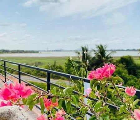Lake Edge Resort Anuradhapura Exteriör bild