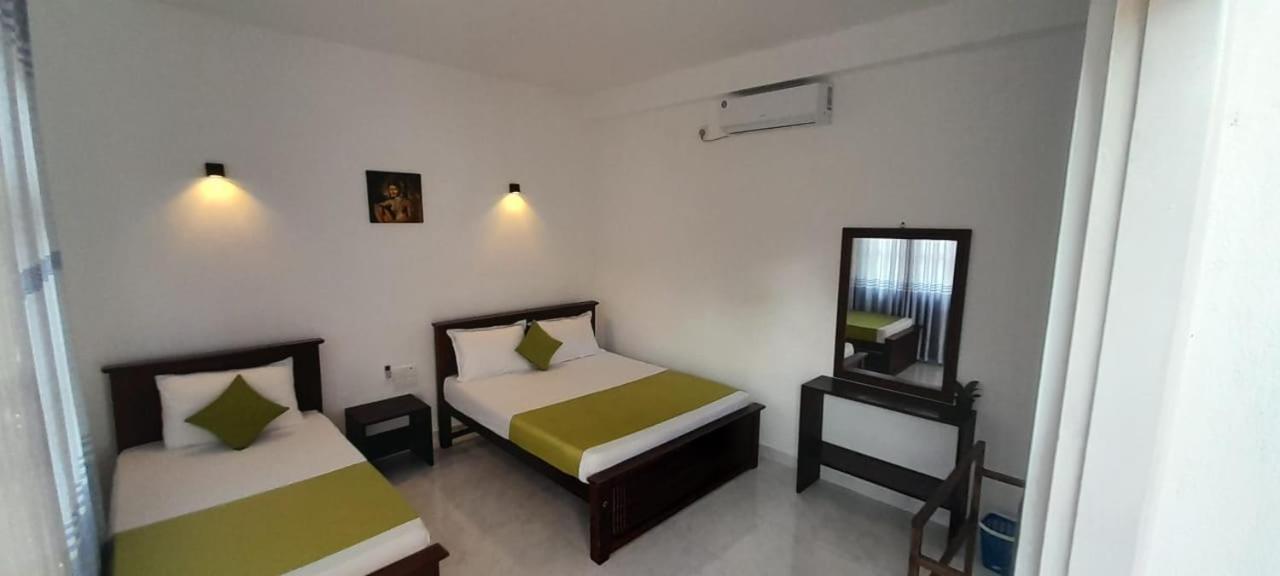 Lake Edge Resort Anuradhapura Exteriör bild
