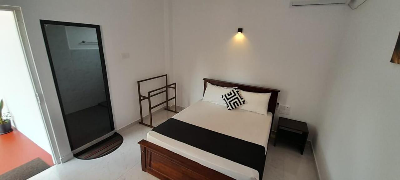 Lake Edge Resort Anuradhapura Exteriör bild