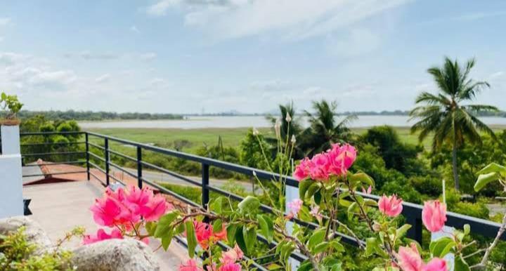 Lake Edge Resort Anuradhapura Exteriör bild