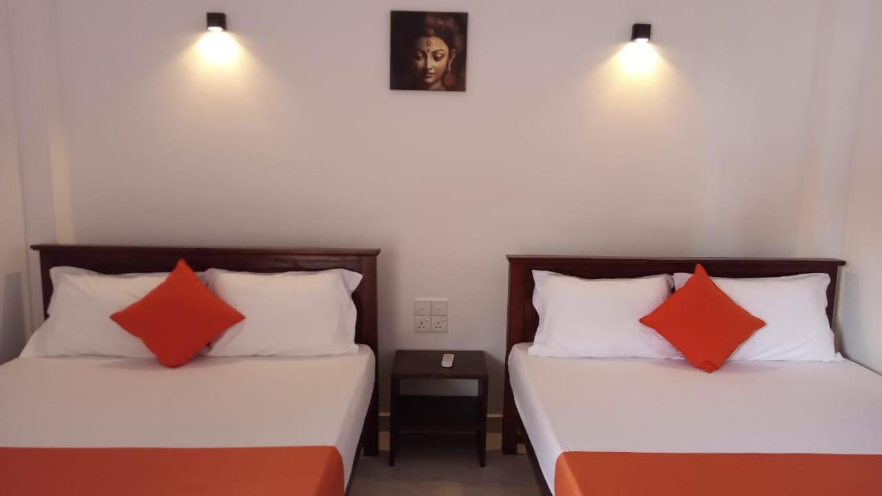 Lake Edge Resort Anuradhapura Exteriör bild