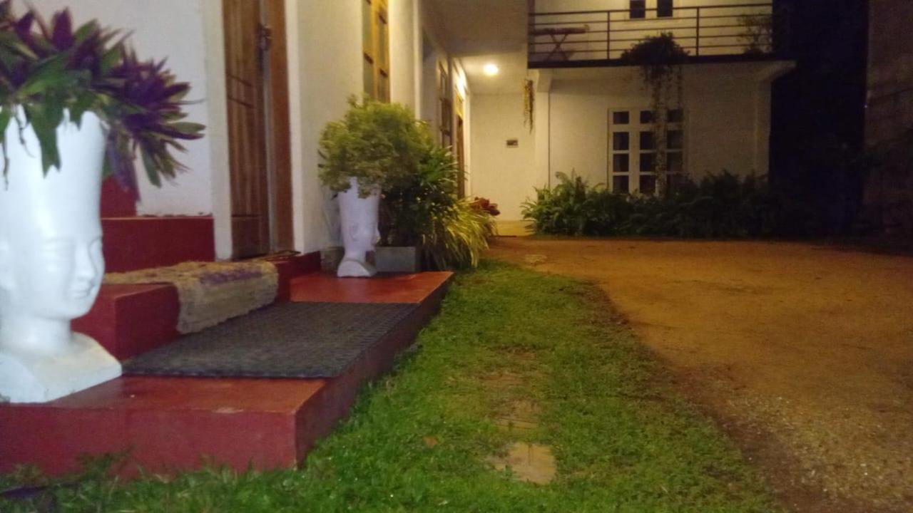 Lake Edge Resort Anuradhapura Exteriör bild